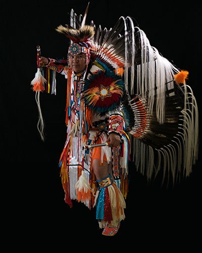 Garan Coons is a professional Native American (Oglala Lakota & Navajo) dancer, singer, flute player and storyteller